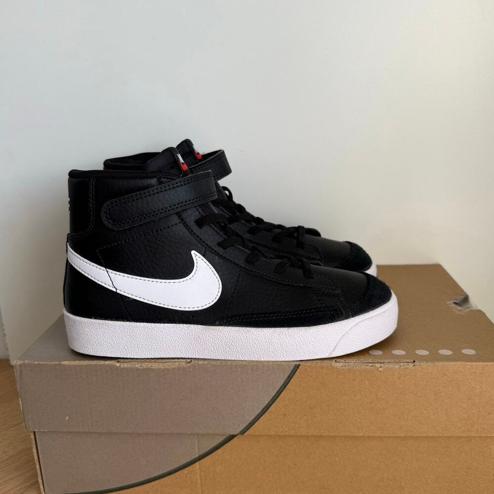 Nike Blazer Mid ‘77 Black/White Kids Sneakers- SZ 3 Y - Picture 2 of 12